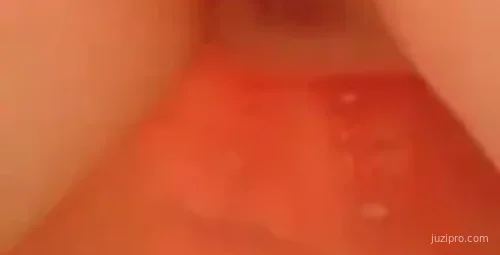 仓库管理的女士穿着轻松