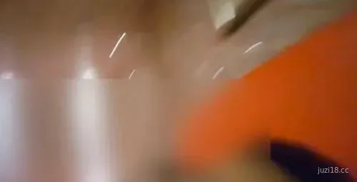 舞蹈学员高难度姿势热舞表演