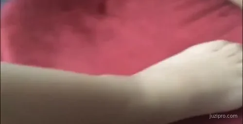 91大学生高颜值美女高筒袜不同姿势激情