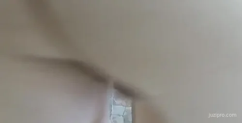 华裔美女按摩浴缸体验