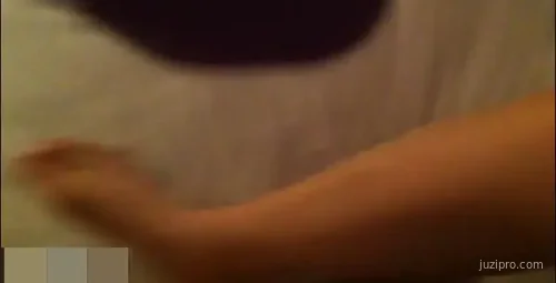 大陆女子平安夜视讯流出