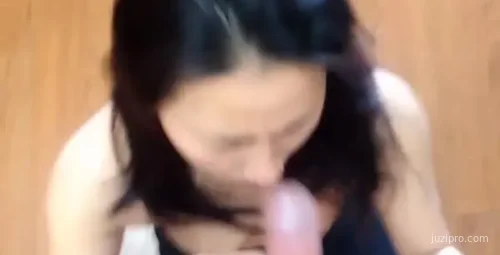 打算射向她脸但中途被躲开