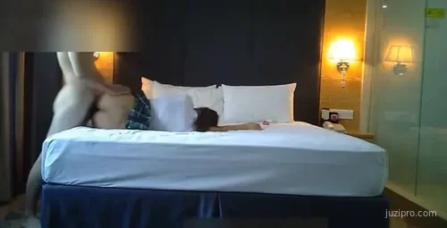 高颜值苗条模特青春活力网袜体验