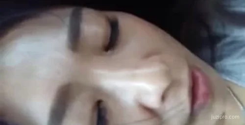 这妇女声音诱人让人难以自持