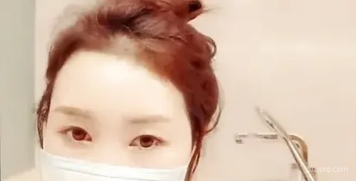 白肤口罩少妇浴室洗浴 丰满迷人不可错过