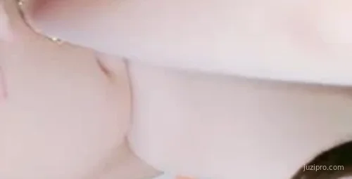 艺术院校美女兼职被偷拍，特别经历曝光