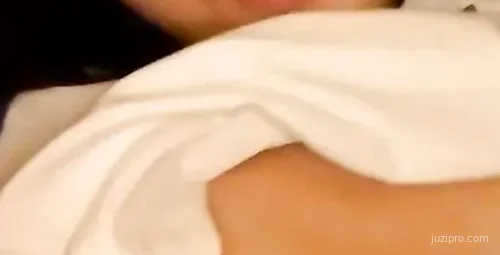 卫生间性感纹身女孩私拍