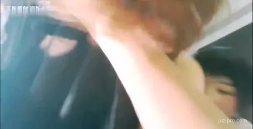 健美教练与职业OL露脸场景