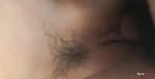 乖乖的进入车内并进行无套行为