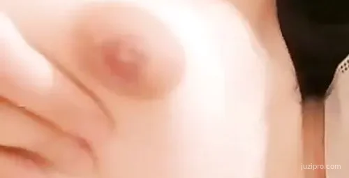 宅男女神菲菲甜美嗓音让人难以抗拒
