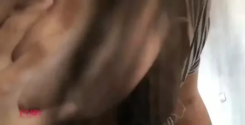 呆哥与人妻在婚房密会，抓辫子后入