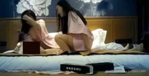 3人互动姐妹花，身材好技艺佳