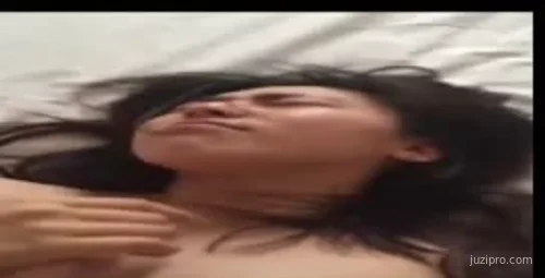 刚追到手的学妹被我带回家欢爱