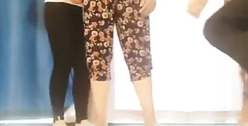 老司机演绎五千块给女孩初体验