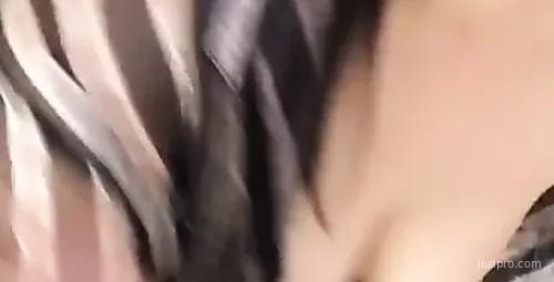 魅力妹子白衬衣沙发秀 各种姿态展现诱人魅力