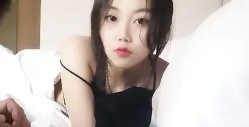 18岁学生的真实日常与同学互动