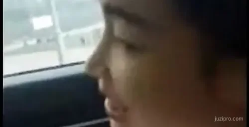 性感白领小姐姐搭车路边互动