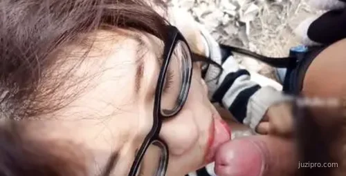 学院女友村庄野外冒险