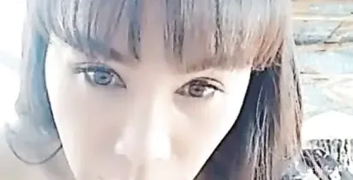 东北豪放姐探访山中养蜂大爷的舒适之所