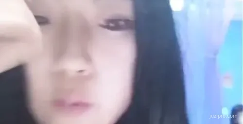 96年舞蹈系美女倒立一字马展示