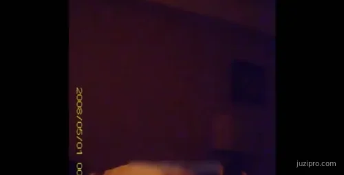 混血男孩挑战美女歌手