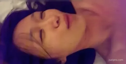 大学女生争室友男友的爱情纠纷