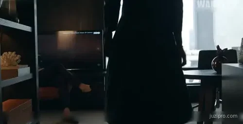 长腿模特与外国男友浪漫片段