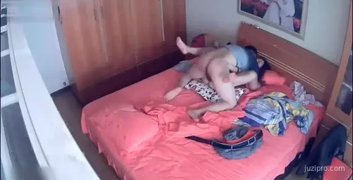 胖子艳福不浅与少妇私密约会