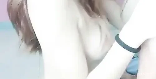 流鼻血推荐魔鬼身材网红鹿少女制服自拍视频