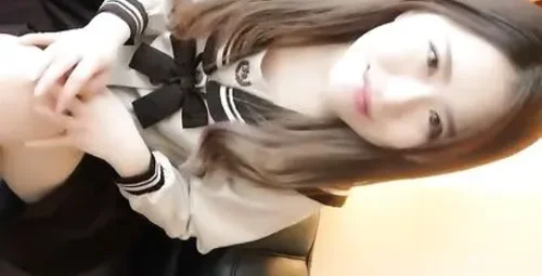 年轻学生妹粉色魅力