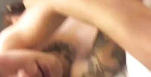 社会纹身哥酒店约见气质美女朋友