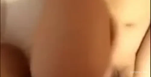 外表清纯美少女柔腔表达情感