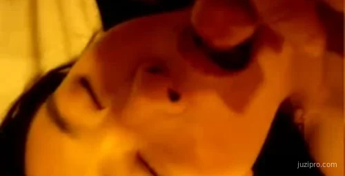 野外汽车内自拍亲密瞬间记录