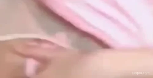 少妇与友人马路上车震