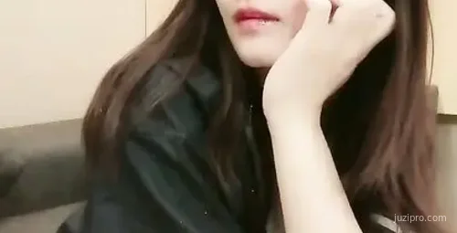 大叔与学妹互动体验